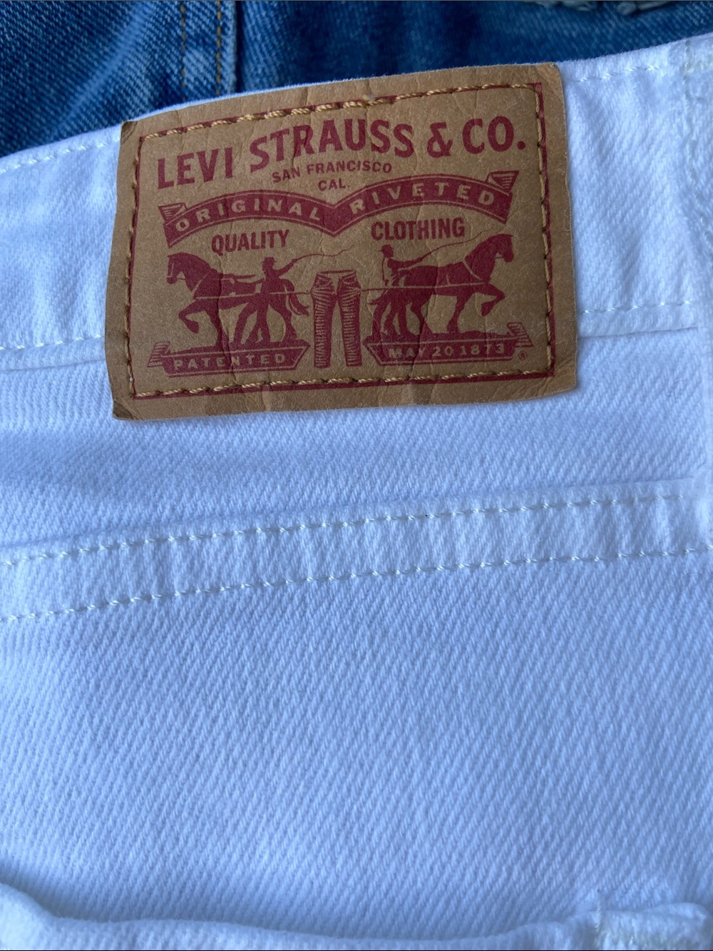 Levi Strauss White Women's Distressed uSkinny Jeans - Brand - Picture 5 of 6